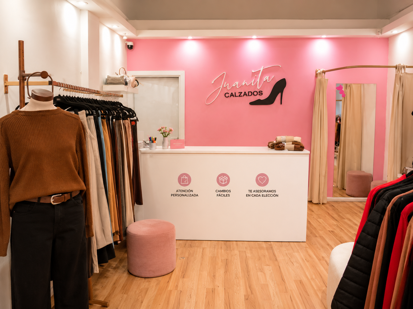 Sector de atención y recepción rosa de Juanita Calzados